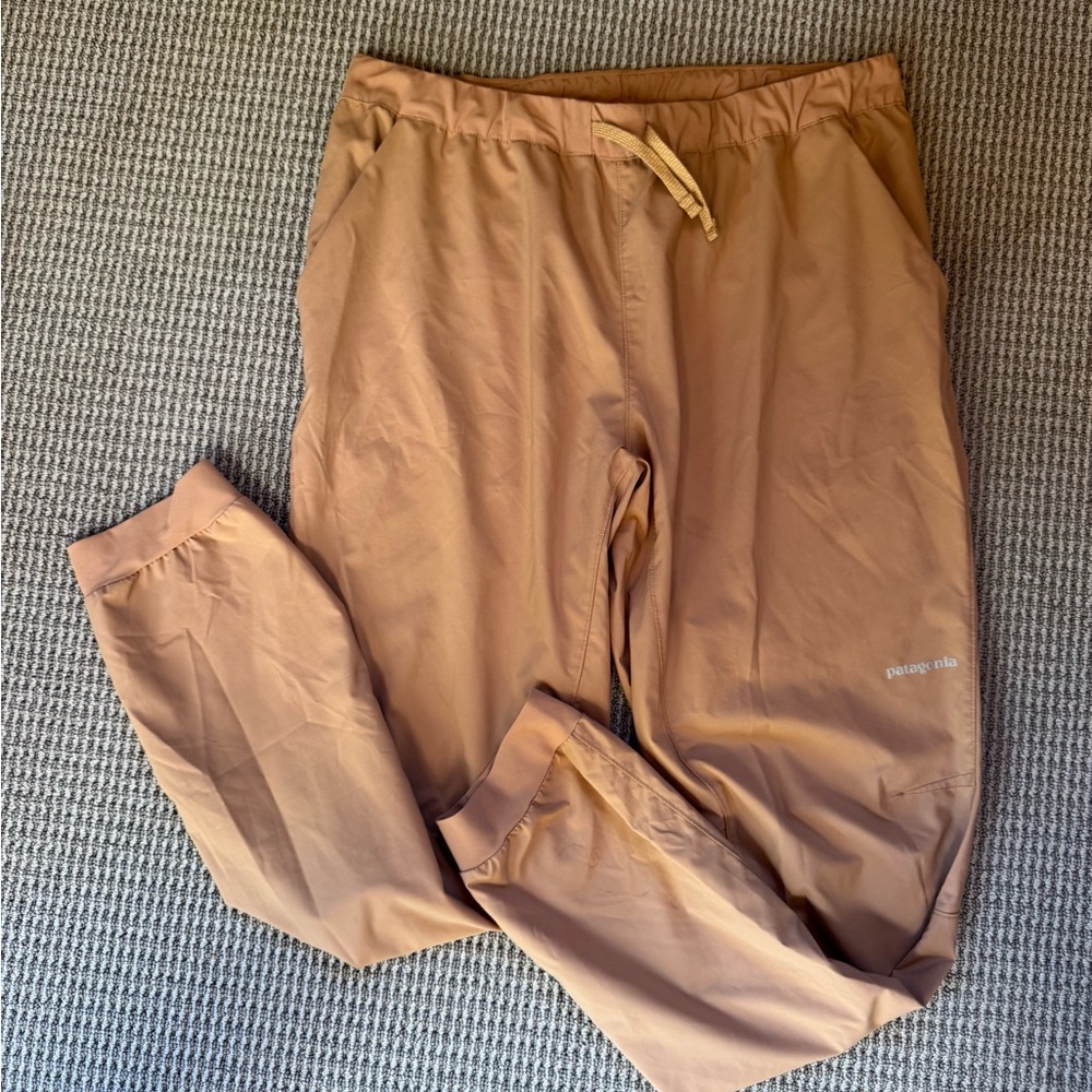 Patagonia Men’s Tan Lightweight Jogger Pants